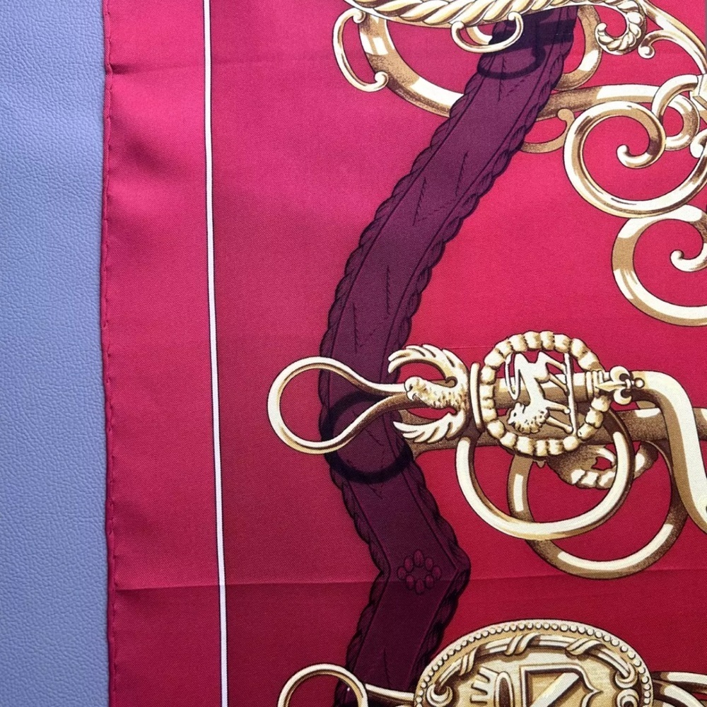 Hermès Red and Gold Silk Scarf - Picture 14 of 14